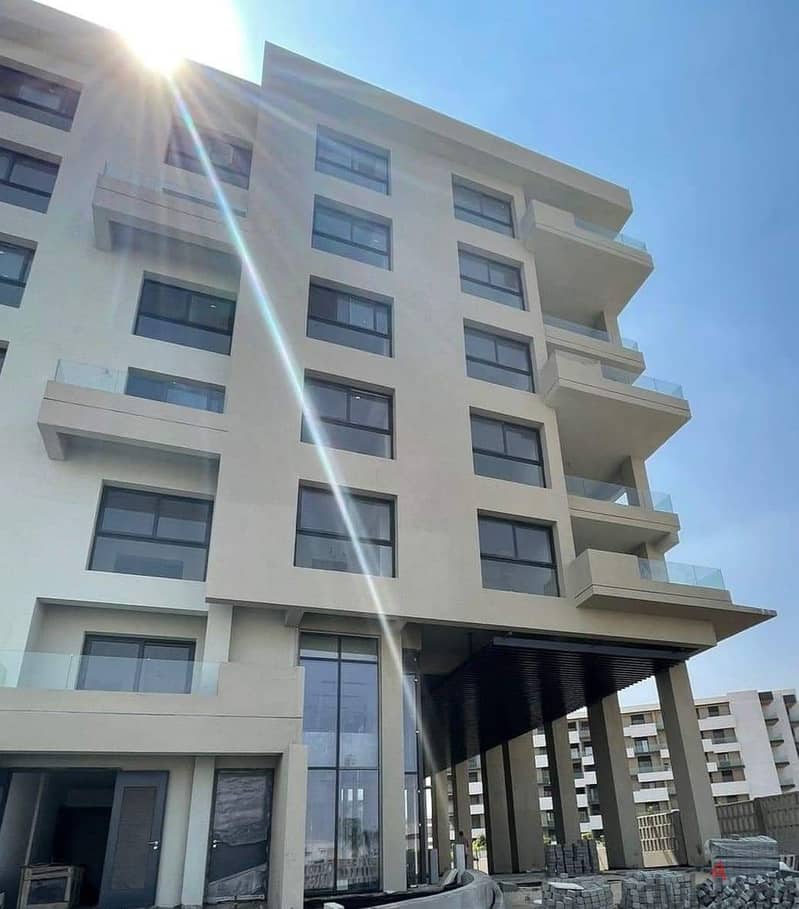 Fully finished 135 sqm apartment in Al Burouj Compound, Shorouk City, Clubside Phase, the most distinguished phase of the Compound. 8
