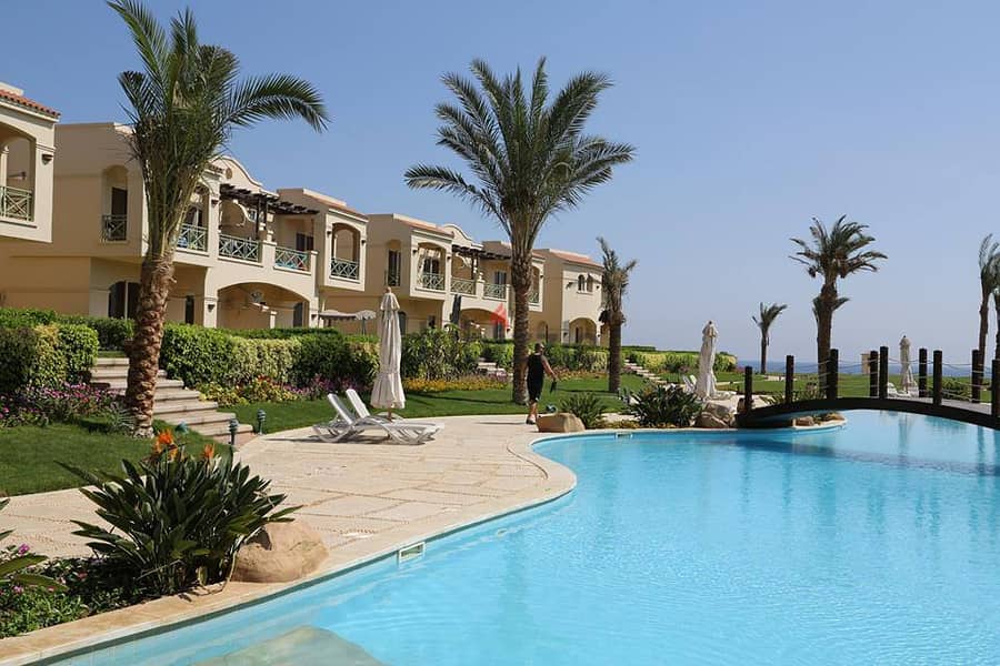 down payment of 950,000 chalets for sale in La Vista Ain Sokhna - a very distinctive panoramic view - : ground floor + private gar 5