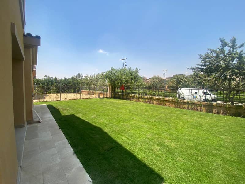 فيلا للايجار فى ميفيدا فيو مفتوح - جاهزة للسكن  تشطيب سوبر لوكس بالتكيفات و المطبخ و الحديقة Villa For Rent Prime Location in Mivida New Cairo 3