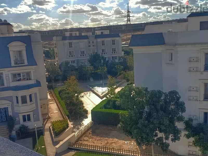 Fully finished   Ready to move Mountain View giza platuo  I villa garden  Pool view  Very prime location BUA : 210m 6