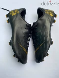 original football shoes size 45
