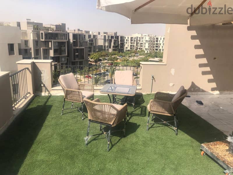 furnished studio with roof terrace for rent in sodic eastown - new cairo beside auc ستديو رووف مفروش للايجار بكمبوند سوديك ايست تاون 1
