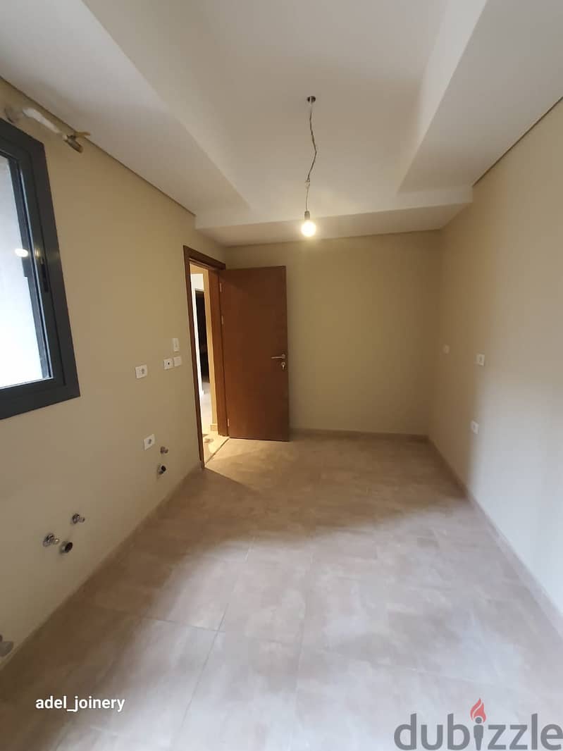 apartment 200m for rent (brand new) in sodic villette  beside mivida 2