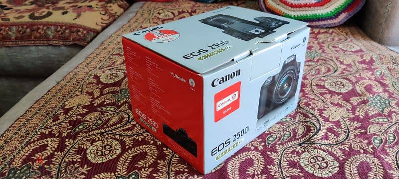 كاميرا كانون 250D كاملة حالة الجديدة Canon 250D- excellent condition 4