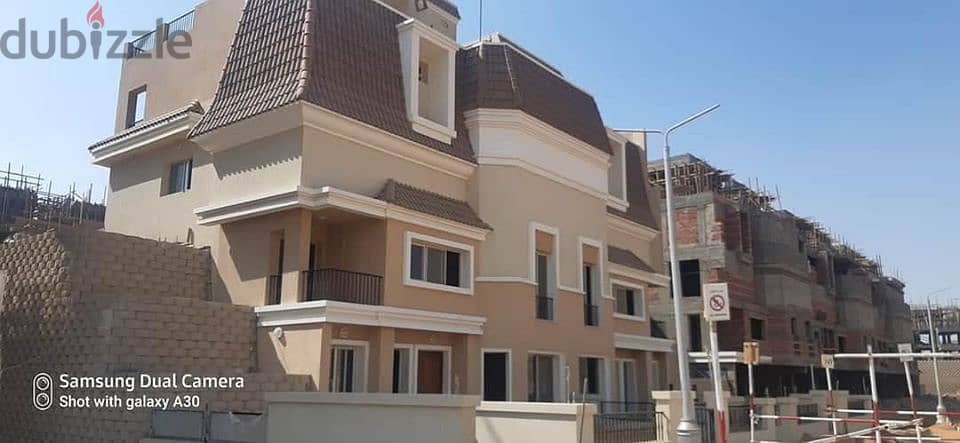 For sale in a distinctive residential complex located in the heart of New Cairo, next to the New Administrative Capital and the cities of Saray Compou 4