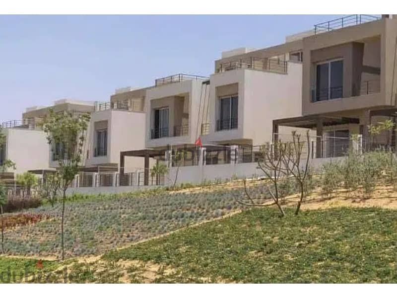 for sale town house middle finshed open view raedy to move with installment in copound hyde park new cairo 5