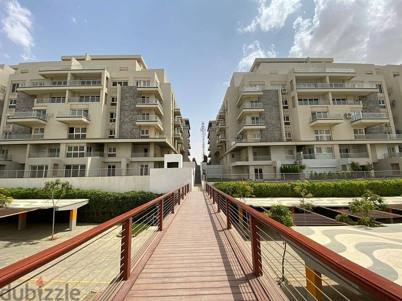 apartment for sale, ready to move, fully finished, in the heart of New Cairo 4