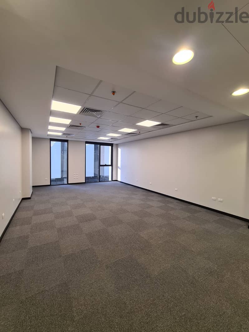 Fully finished Office space 69sqm for rent Hyde park 4