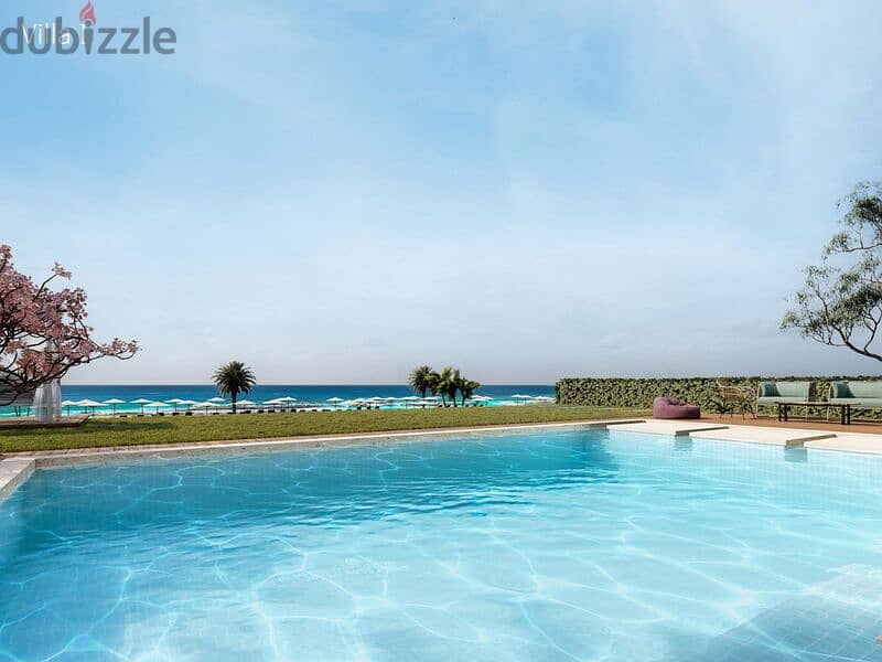 Own a first row villa to the sea with a down payment of 2.6 million in Hyde Park, North Coast 3