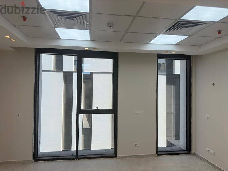 office space for rent 65 sqm fully finished with prime location Hyde park new Cairo 12
