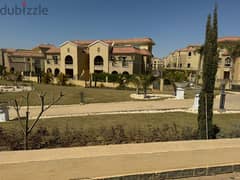 Townhouse for sale in Maadi Compound, immediate receipt, view on Central Park, 300m