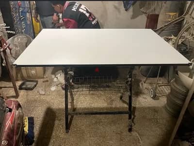 ترابيزة رسم هندسي