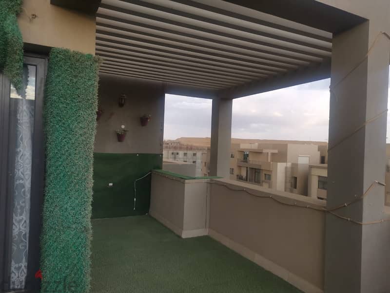 Penthouse 186m for sale in fifth square Marasem 3