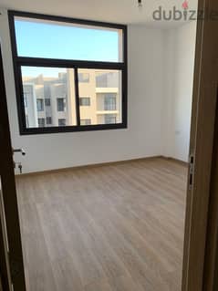 Penthouses for rent in fifth square marasem