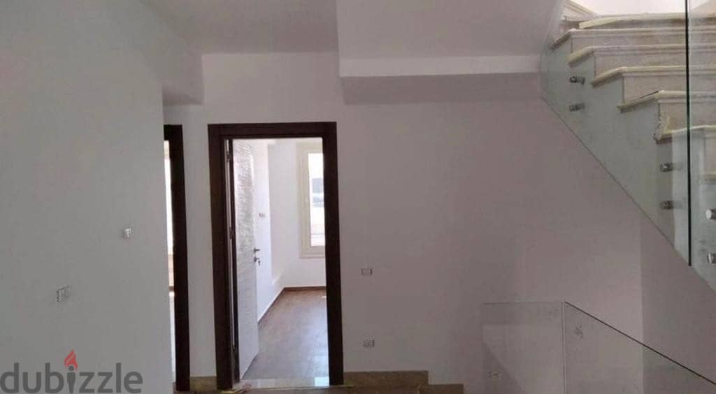 Apartment for sale, immediate receipt ((Penthouse)), upper floor + private roof, immediate receipt In the fifth assembly  “La Vista El Patio Oró” 3