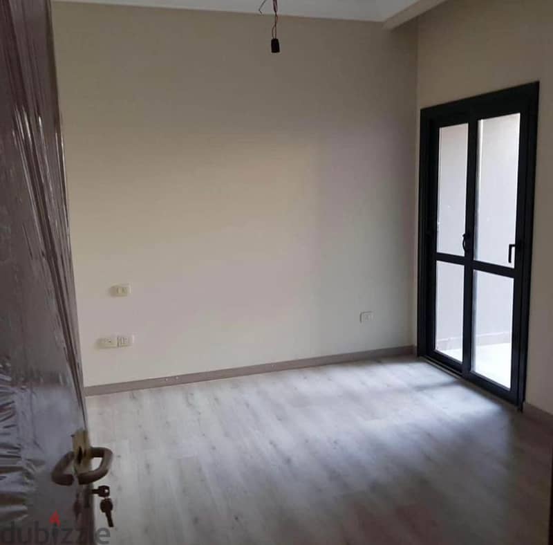 Apartment for sale, immediate receipt ((Penthouse)), upper floor + private roof, immediate receipt In the fifth assembly  “La Vista El Patio Oró” 10