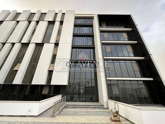 Administrative Office 65 Sqm for sale in Hyde park 1