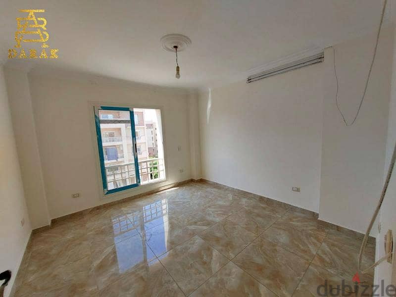 A great opportunity in my city, a 96 sqm apartment with special finishing in the kitchen in B7. 2