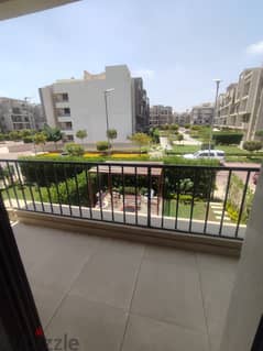 Semi furnished apartment 195m for rent in fifth square almarasem compound New Cairo fifth settlement