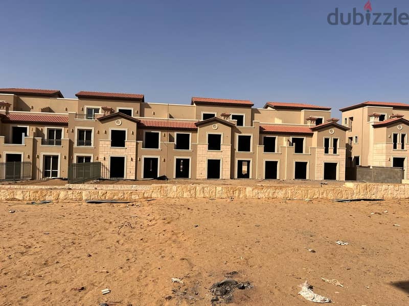 TOWN HOUSE MIDDLE CLASSIC 230 SQM 4 BEDROOMS+LIVING READY TO MOVE GREENERY VIEW La Vista City تاون هاوس ميدل للبيع لافيستا سيتى 1