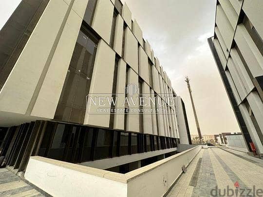 Administrative Office 65 Sqm for sale in Hyde park 8