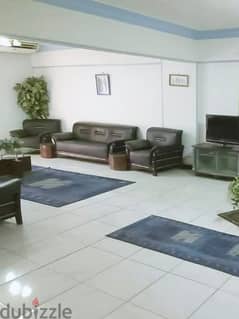 شقة مفروشة ومكيفة للايجار في اكتوبر ميدان الحصري. 20 الف شهريا