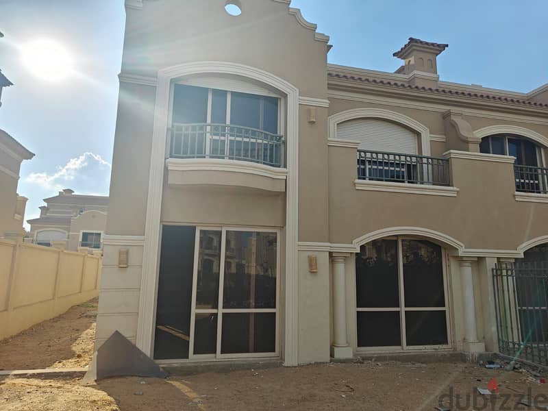 Twin house for sale in El Patio Prime Compound, immediate delivery, highest quality pool view, 289m 14
