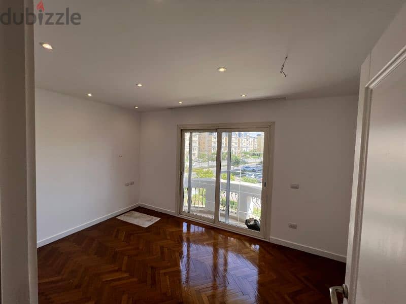 For Rent - 133m apartment  
in Mountain View Hyde Park 10