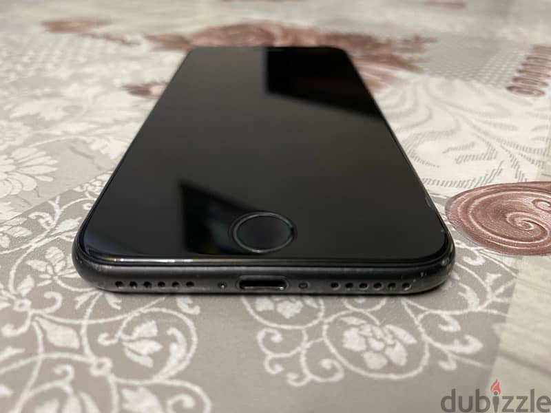 ايفون ٨ iphone 8 للبيع مساحه ٢٥٦ جيجا 1