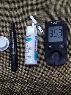 جهاز قياس السكر في الدم اكيو تشيك الماني ممتاز جدا بكامل مشتملاته 0
