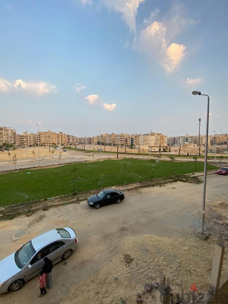 270 sqm ground floor apartment, ready to move, in Lotus, Fifth Settlement, in front of the largest garden in the region 3