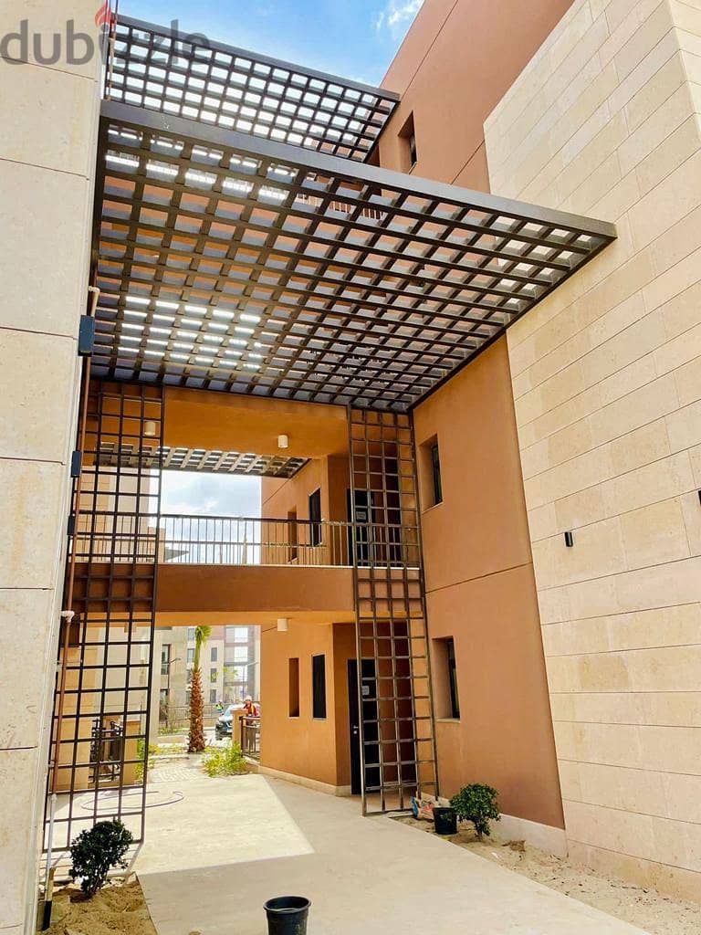 Ready to move town house villa for sale 258m with installments in District 5 New Cairo  دستركت فايف التجمع الخامس 10