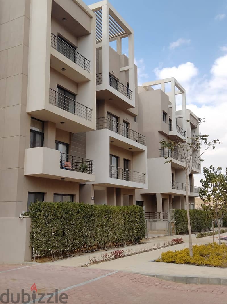 Apartment with roof for sale finished Ultra Super Lux in Fifth Square Al Marasem Compound Fifth Square Al Marasem Immediate receipt 9