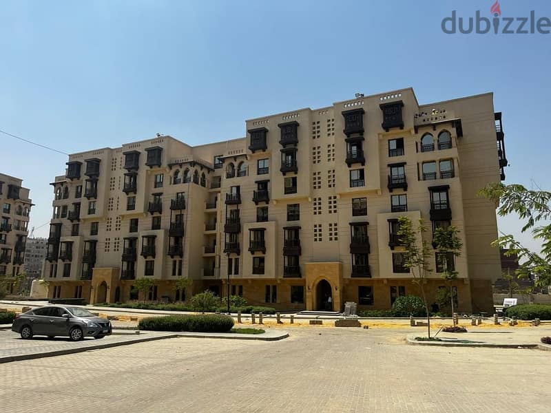 Immediately received a fully finished apartment next to the wall of the Oyoun District in the Fustat Compound with the longest payment period. 2