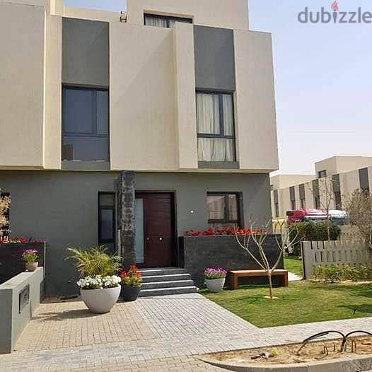 town house for sale 200m in Al Burouj compound al shrouk - تاون هاوس للبيع بجوار المركز الطبي العالمي في الشروق كمبوند البروج 5