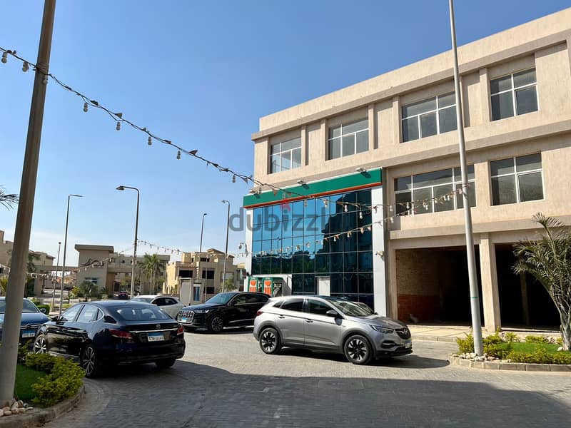Office for sale ready to move with instalments, in heart of Sheikh Zayed 2