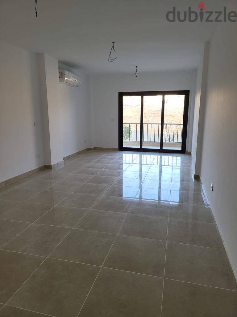 for sale apartment ready to move  fully finished with ACs & appliance  & furniture in fifth square marasem 10
