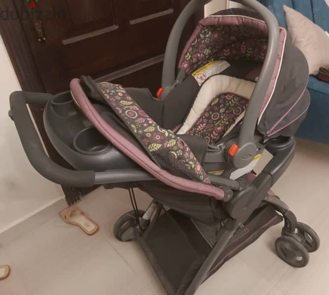 Graco travel system (stroller and carseat with base Click Connect 1
