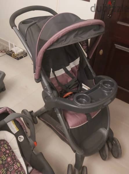 Graco travel system (stroller and carseat with base Click Connect 5