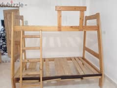 سرير عموله استعمل بسيط وخشب نظيف جدا