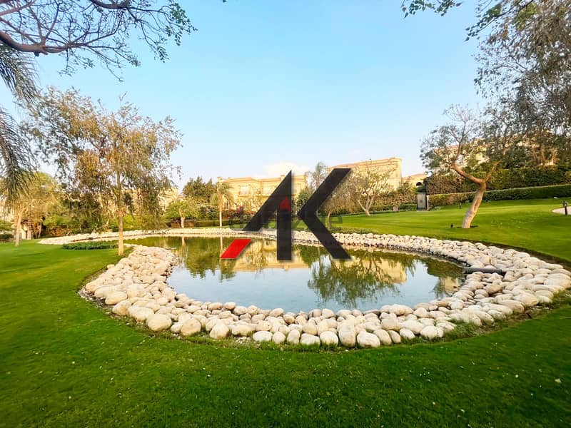 Amazing Finished  Stand Alone L1250m. with pool For Sale in Villar - New Cairo 9