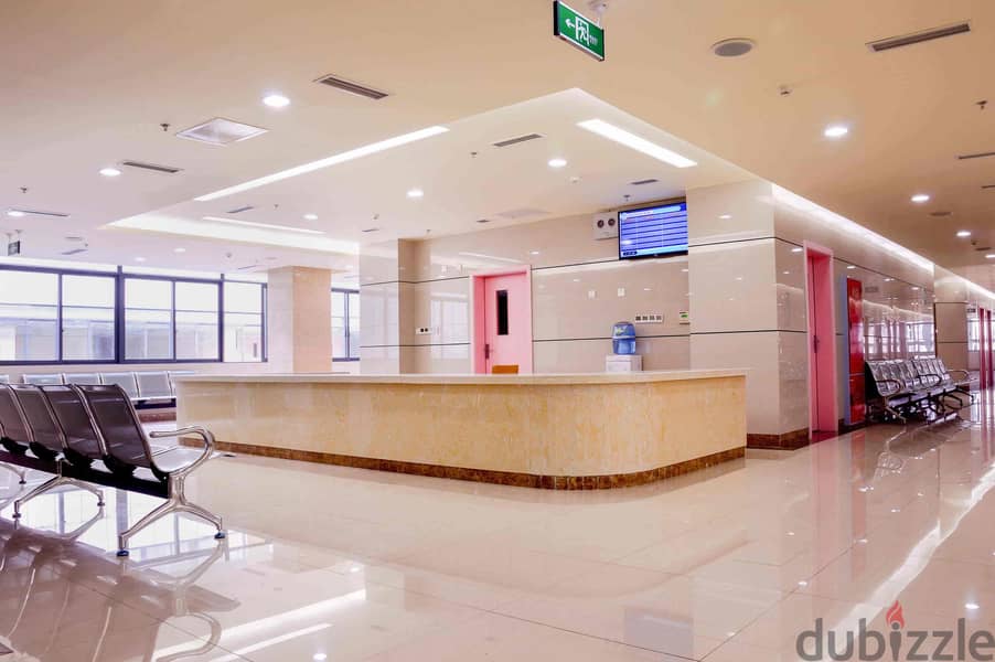 A clinic in the largest hospital with an area of 13,000 square meters, amidst the largest population density and more than 40 compounds in front of th 4
