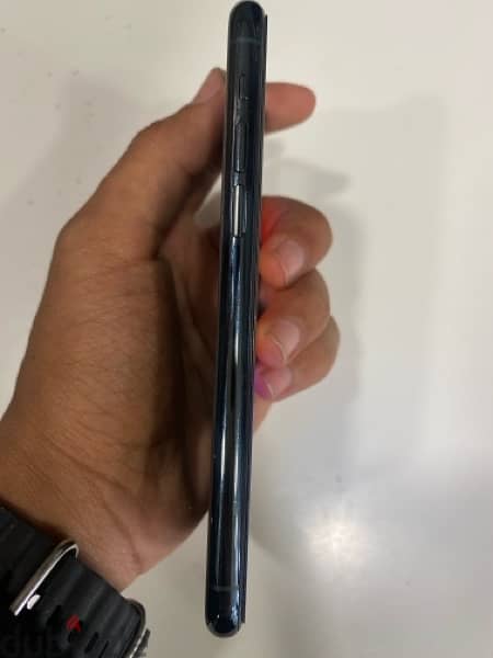 iphone 11 pro 256 Battry80% 5