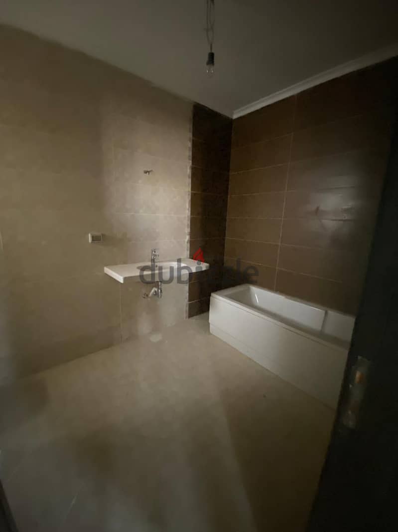 شقة 150 متر متشطبة بفيو مميز لكل الغرف على حمام سباحه داخل كمبوند ديار المخبارات 15