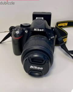 كاميرا NIKON d5200 شبه جديدة 0