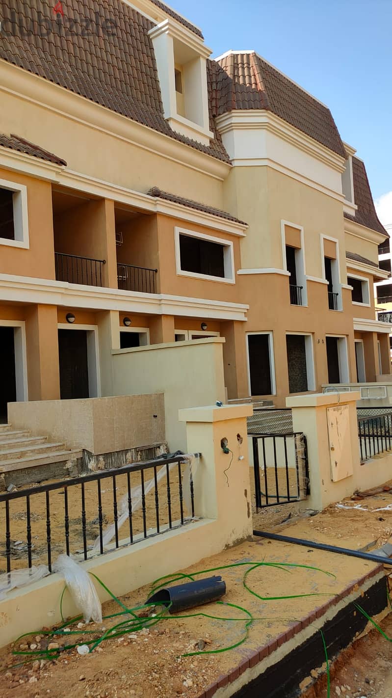 S villa for sale in Madinaty wall, 212 sqm, with a 50 sqm garden, at the lowest price in Sarai Compound, with a down payment starting from 10% and ins 10