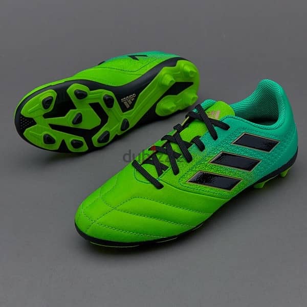 Adidas kids football shoes (original) size:35 1