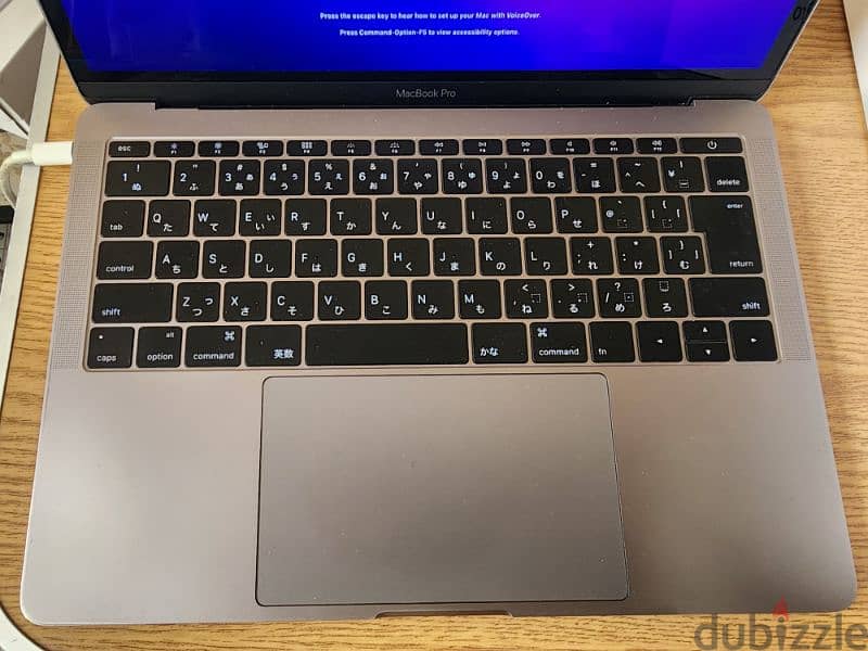 Macbook pro 2017 13 inch intel i7 16 ram 256 ssd 1