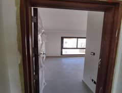 Reserve al precio de lanzamiento un chalet de 2 habitaciones con Al-Ahly Sabbour, 10% de anticipo durante 8 años, completamente terminado, en Ras Al-H
