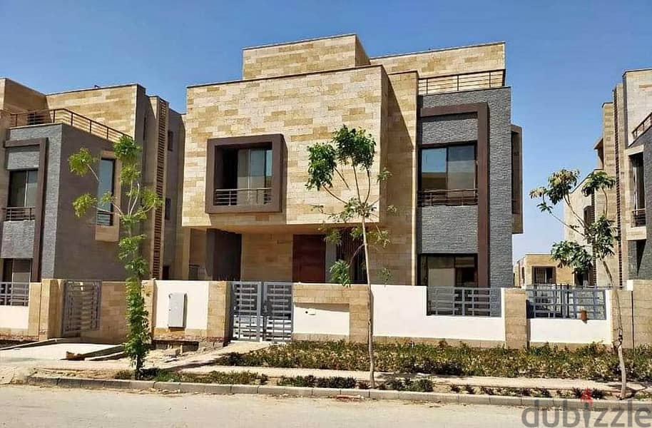 Townhouse Corner for sale in Taj City with a down payment of 800,000, direct on Suez Road 2